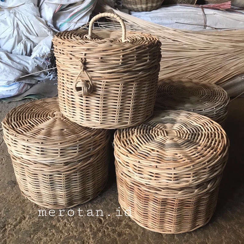 

Koper Bulat Rotan / Koper Hampers