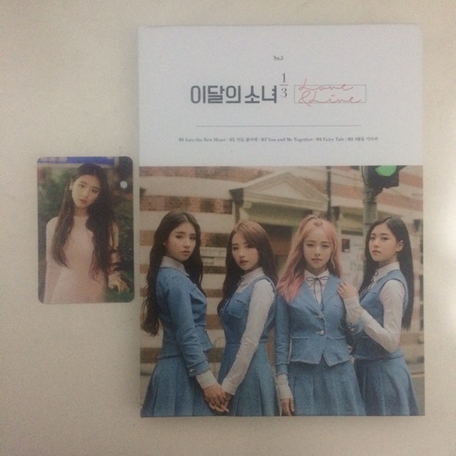 LOVE & LIVE Album - LOONA (1/3)