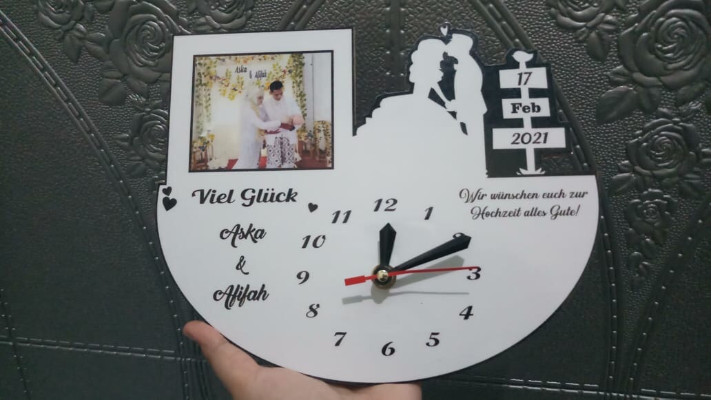 Jam Dinding Frame Foto Kayu Custom Costum Hadiah Kado Souvenir Pernikahan Wedding Anniversary Ultah