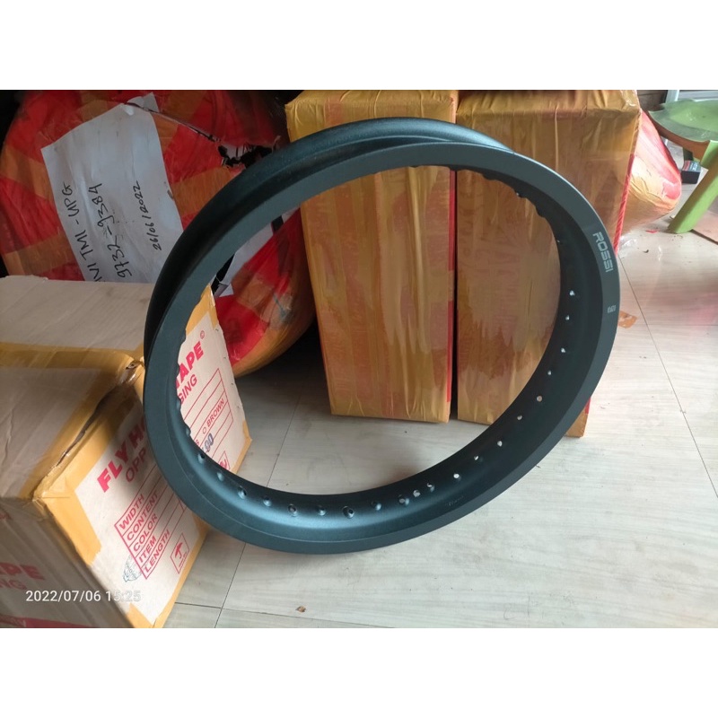 velg Rossi iso tapak lebar ring 18 uk 250 atau 300 hitam doff kulit jeruk