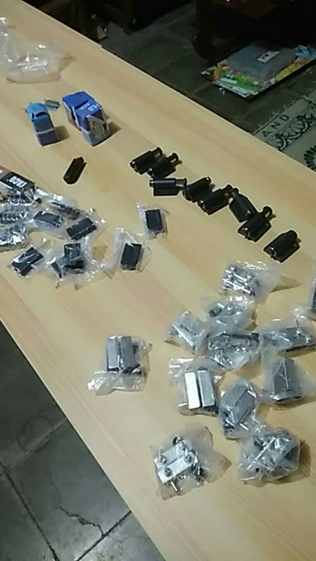 Kunci Kaca Huben 702 Per Biji