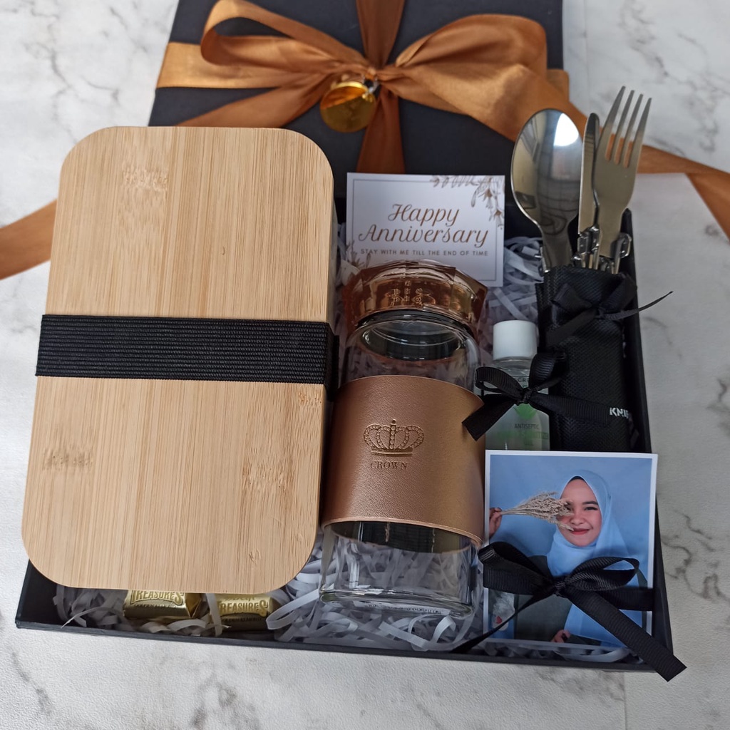 

Blissbox Bentoo (Hampers/Gift Box /Kado UlTah/Kado Wisuda/Kado Anniversary/Souvenir)