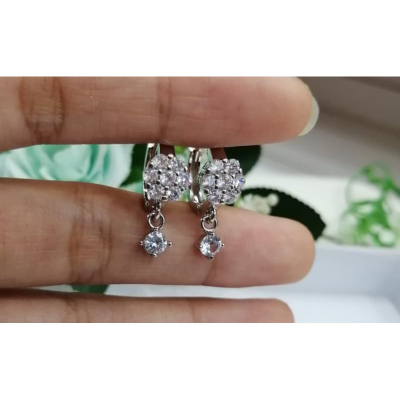 ANTING WANITA TITANIUM WARNA SILVER BANYAK PILIHAN MODEL DAN BENTUK