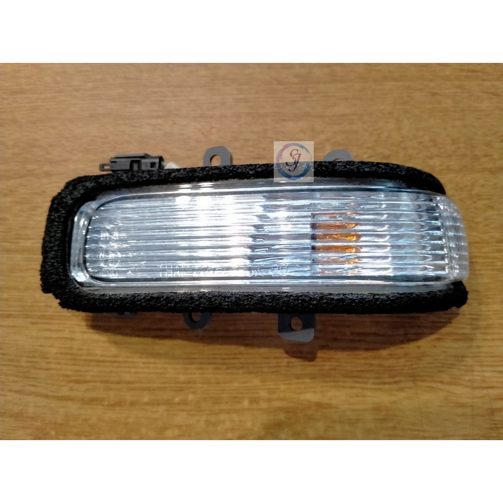 Lampu Sein Spion Grand Innova Type V