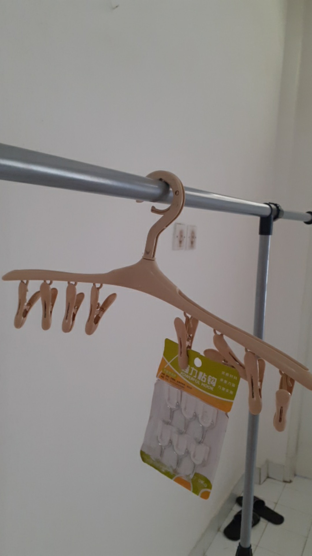 Gantungan Kaos Kaki / Pakaian Dalam Praktis