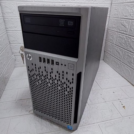 HP Proliant ML310e Gen8 v2 Server Tower Ram 8Gb (8Gbx1) HDD 1TB