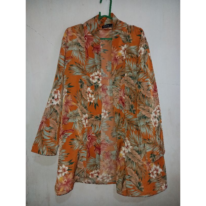 Outer Motif Bunga