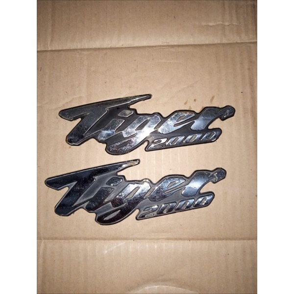 set sepasang logo emblem stiker tengki tanki honda tiger 2000 original