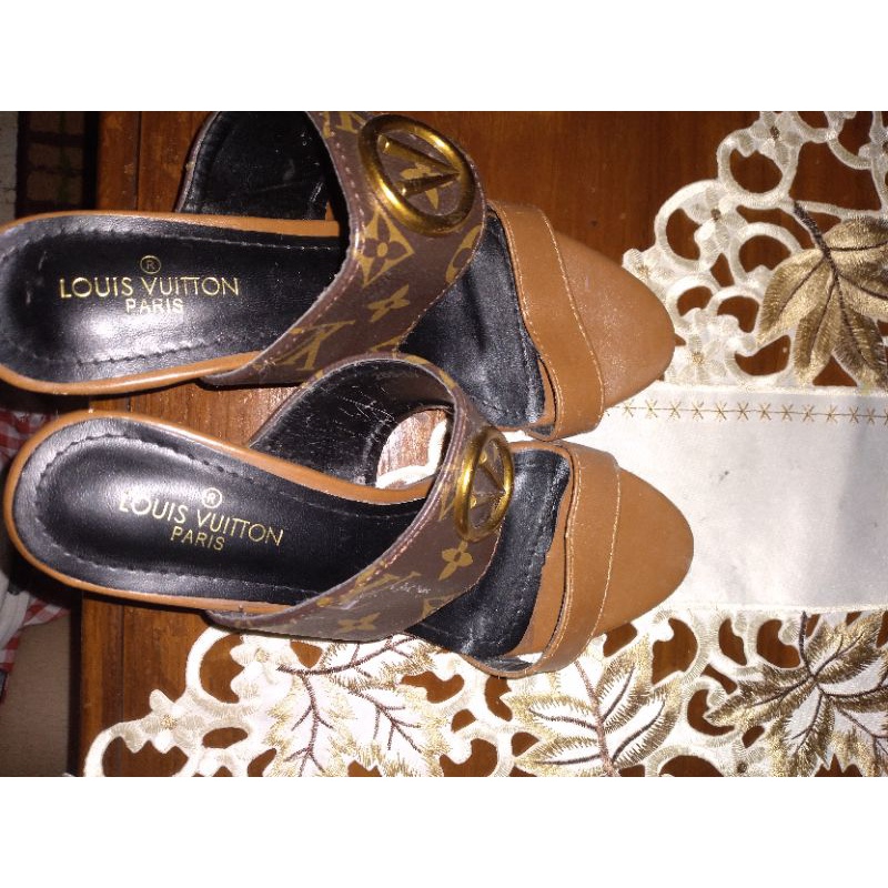 Preloved Sendal Sepatu Wanita Louis Vuitton