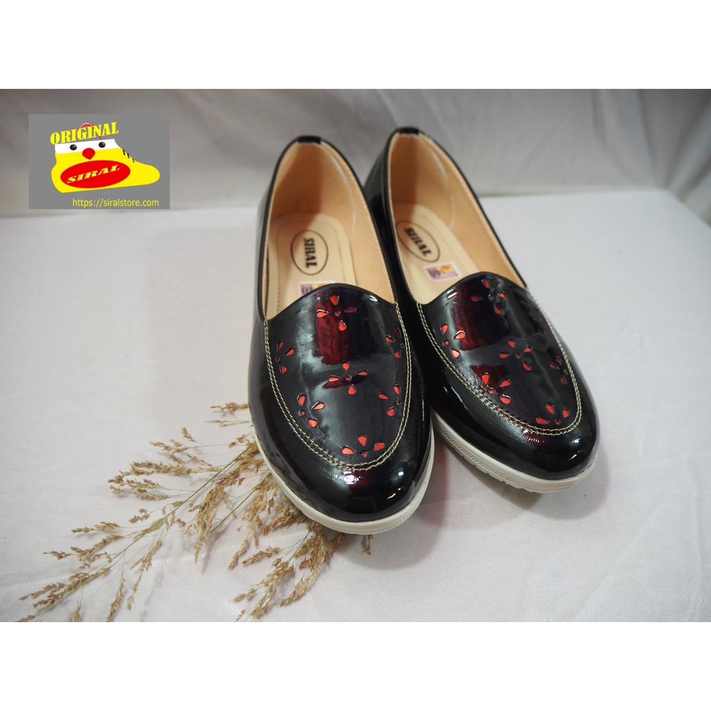 Sepatu Slip On Wanita Glossy Warna Hitam S03R01B3 / Sepatu Wanita / Sepatu Flat / Mules / Sepatu