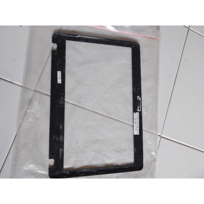 Casing Frame Asus Eee PC 1215