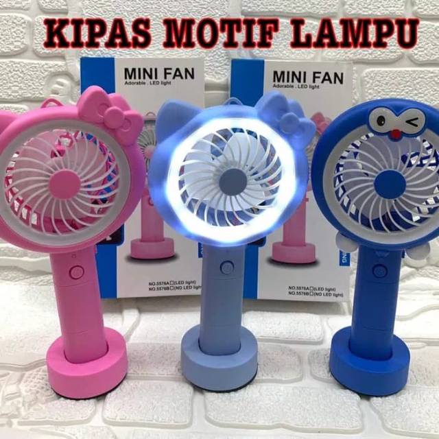 Kipas angin tangan karakter doraemon hellokity plus lampu led kipas genggam berdiri - kipas mini