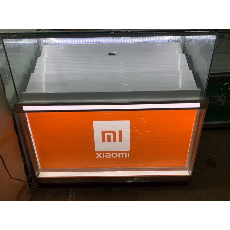 Etalase Konter Xiomi handphone Miring /Etalase Display /Kaca
