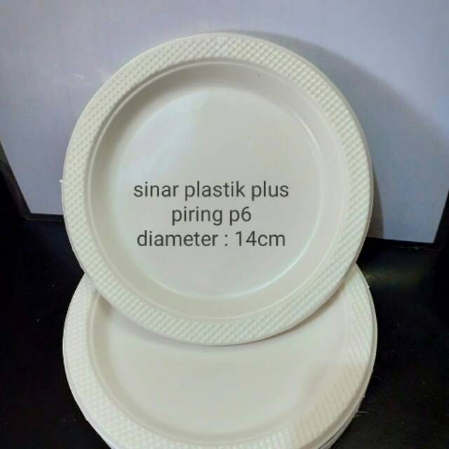 Piring plastik kecil