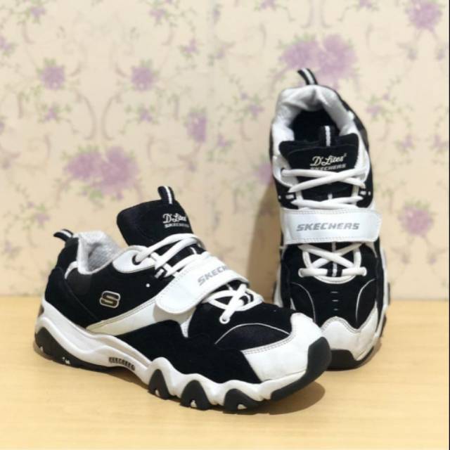 preloved sepatu skechers dlites dlta