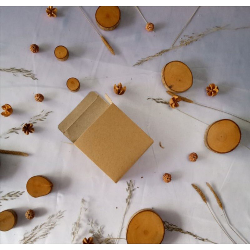 

GIFT BOX/KOTAK PACKING/KOTAK MINI SOUVERNIR PERSEGI 9 X 9 X 3 cm