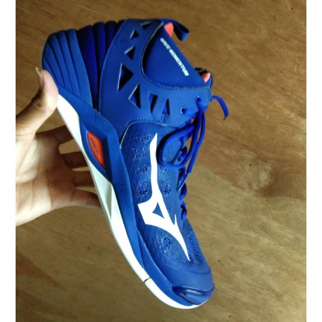 Sepatu mizuno momentum original second