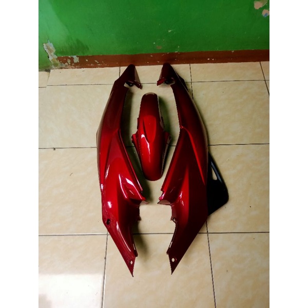 Body belakang spakbor depan Satria fu lama marun