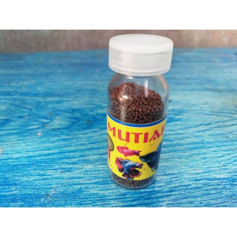 

pakan khusus ikan Cupang dan Guppy