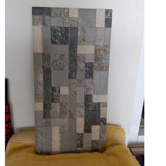 Hot Sell.. KERAMIK DINDING BATU ALAM CENTRO GREY UK 20×40