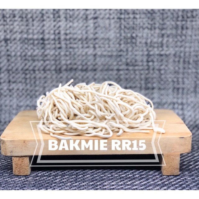 

Bakmie Karet (Mi Mentah) 1KG / 10 Porsi