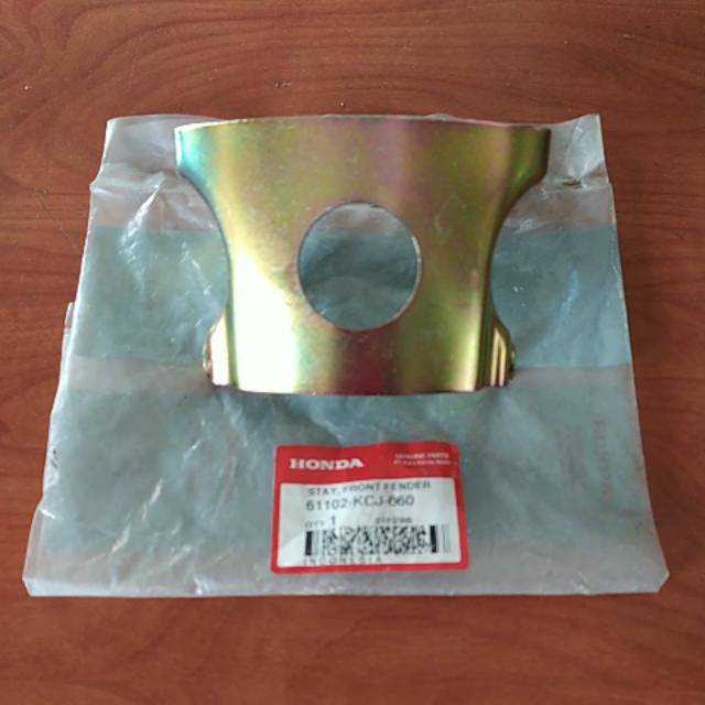 61102-KCJ-660 Dudukan Slebor Depan Tiger Revo