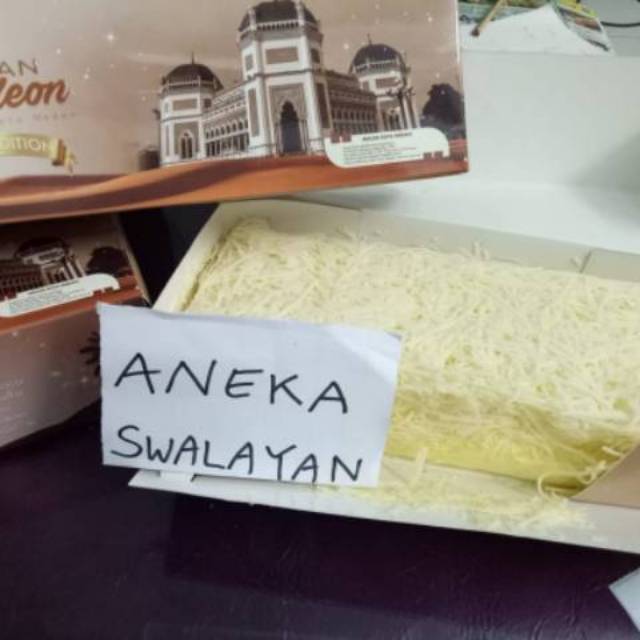 

BOLU MEDAN NAPOLEON RASA EXTRA KEJU