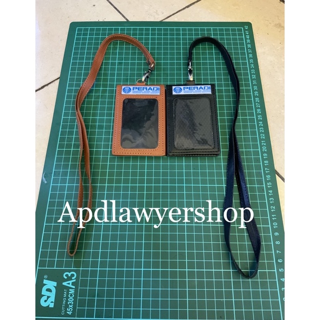 

NAME TAG ID CARD TALI 2 SISI PERADI TERBARU ADVOKAT PENGACARA KULIT PREMIUM