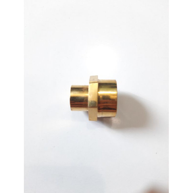 Sok sambungan 1/2&quot; × 1/4&quot; KUNINGAN DRAT DALAM