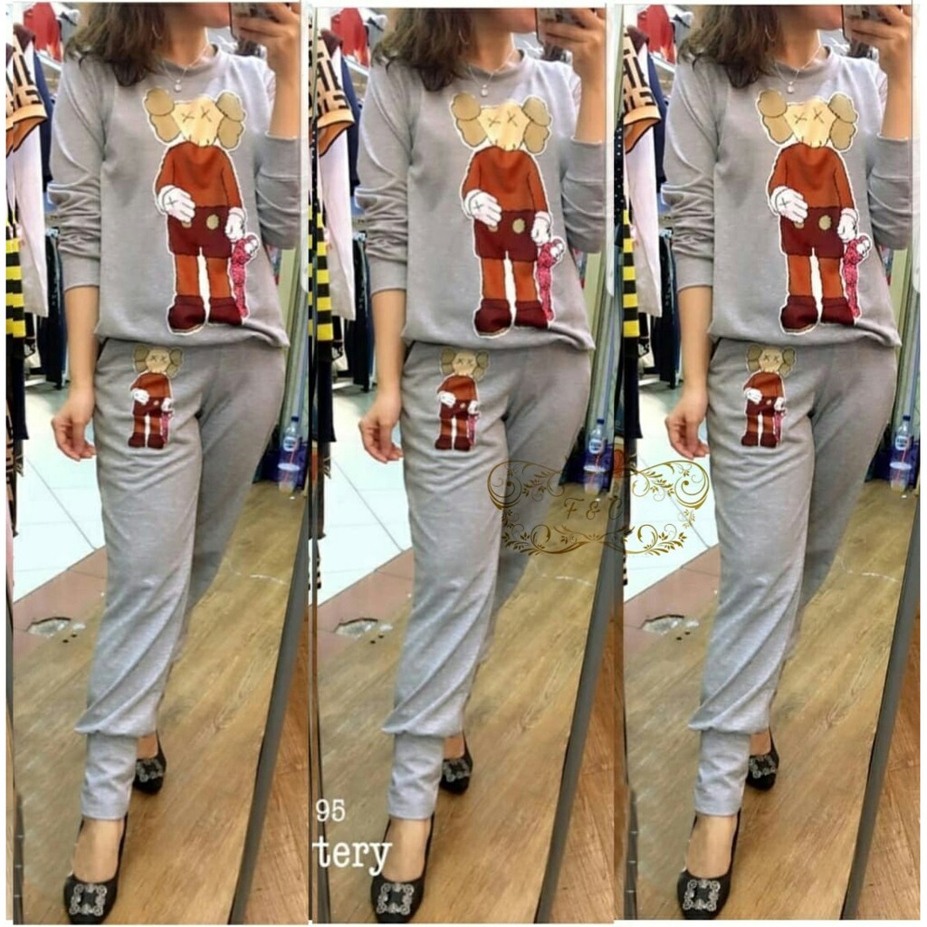 SET KAWS 2Warna