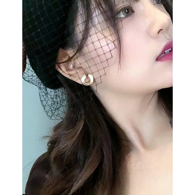 LRC Anting Tusuk Fashion Golden C Shape Geometric Irregular Earrings D46045