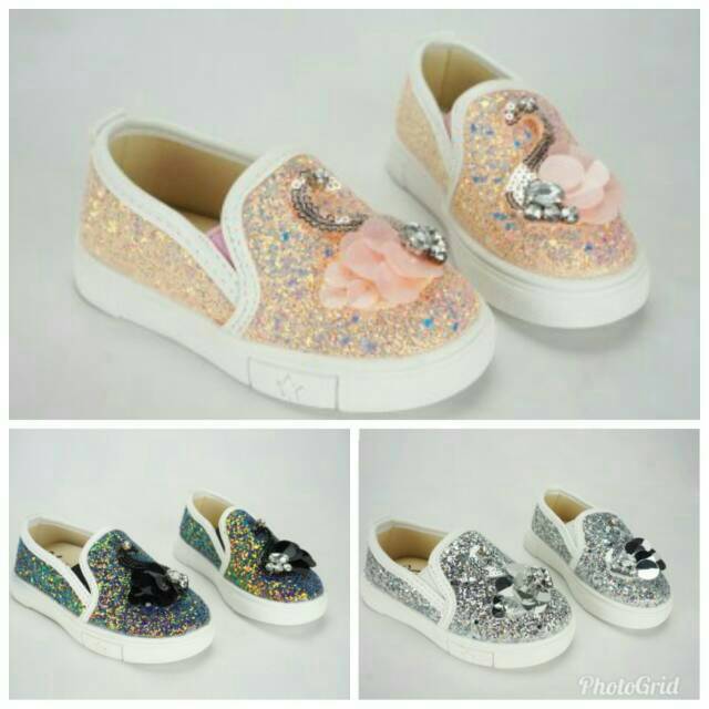 SNEAKER ANAK PEREMPUAN / FLAT SHOES ANAK / VALENTINO ANAK / SEPATU ANAK PEREMPUAN / BLINK BLINK