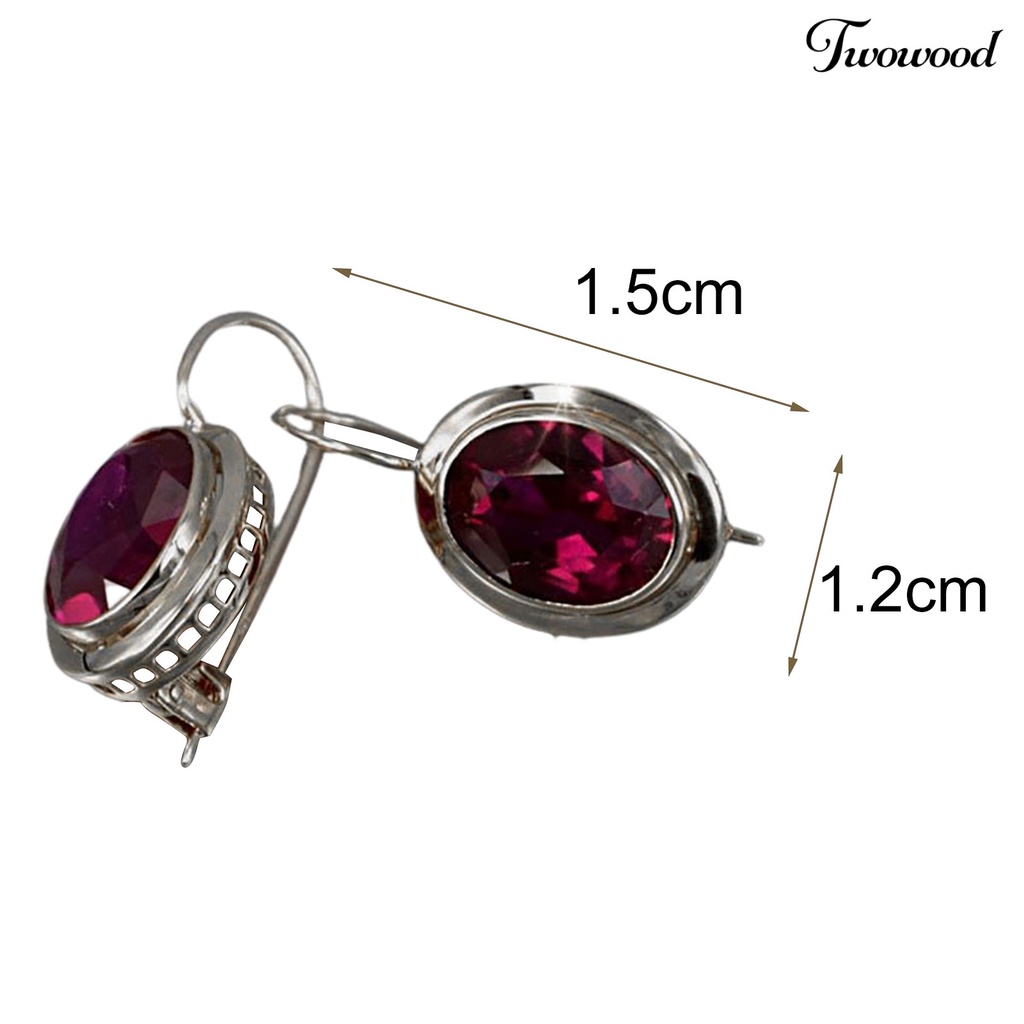 1 Pasang Anting Klip Bentuk Oval Aksen Berlian Imitasi Warna Merah Bahan Alloy Untuk Wanita