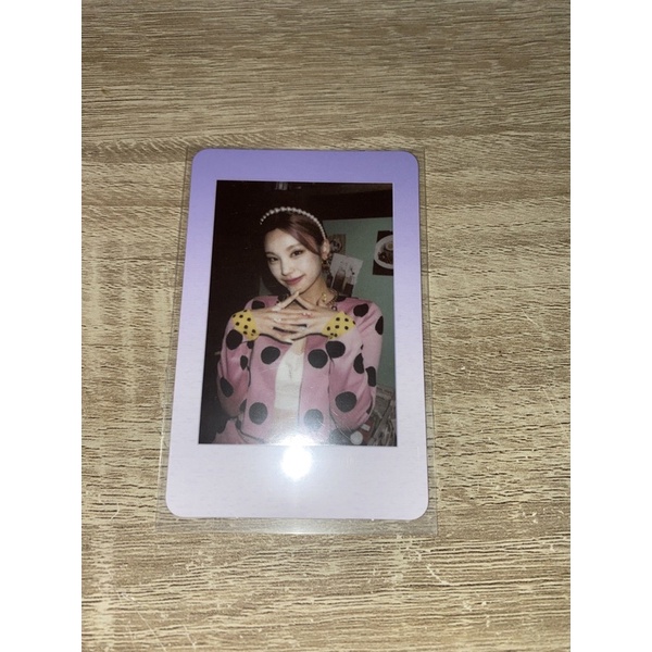 official itzy yeji synnara pola crazy in love benefit polaroid