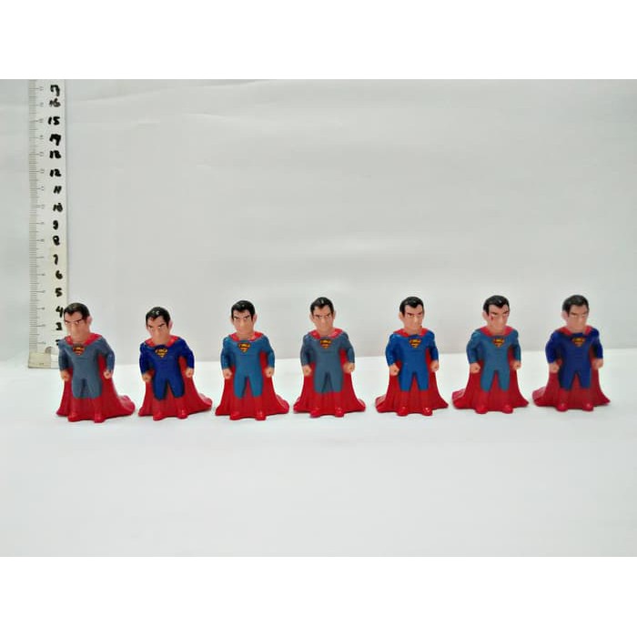 Figure   Koleksi   Mainan   Pajangan Superman Mini