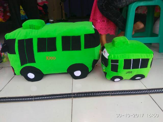 Boneka BUS besar