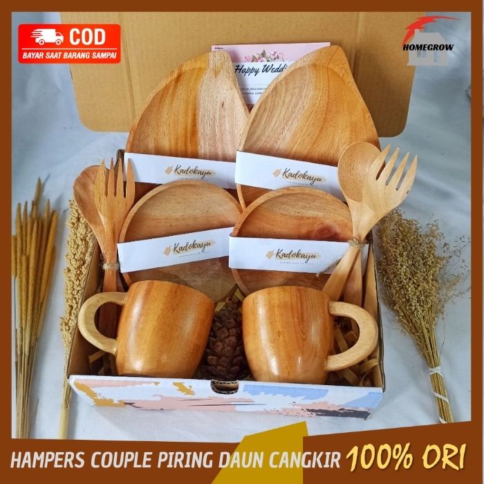 HAMPERS COUPLE SET ALAT MAKAN KAYU MAHONI PIRING DAUN DAN CANGKIR SET KADO LEBARAN HAMPERS WEDDING M