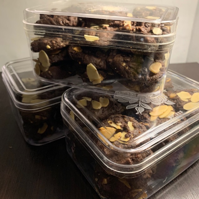 

Kue Kering Choco Chips Almond