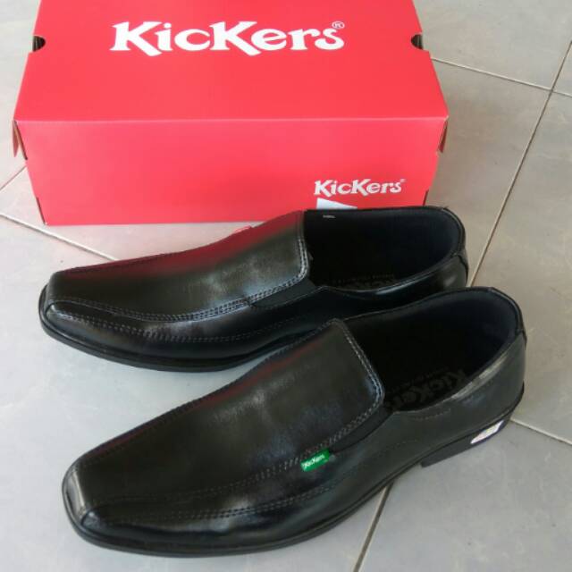 Sepatu Pantopel Kickers