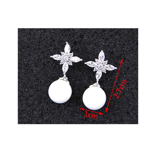 LRC Anting Tusuk Sweet Silver Color Flower Shape Design A55099