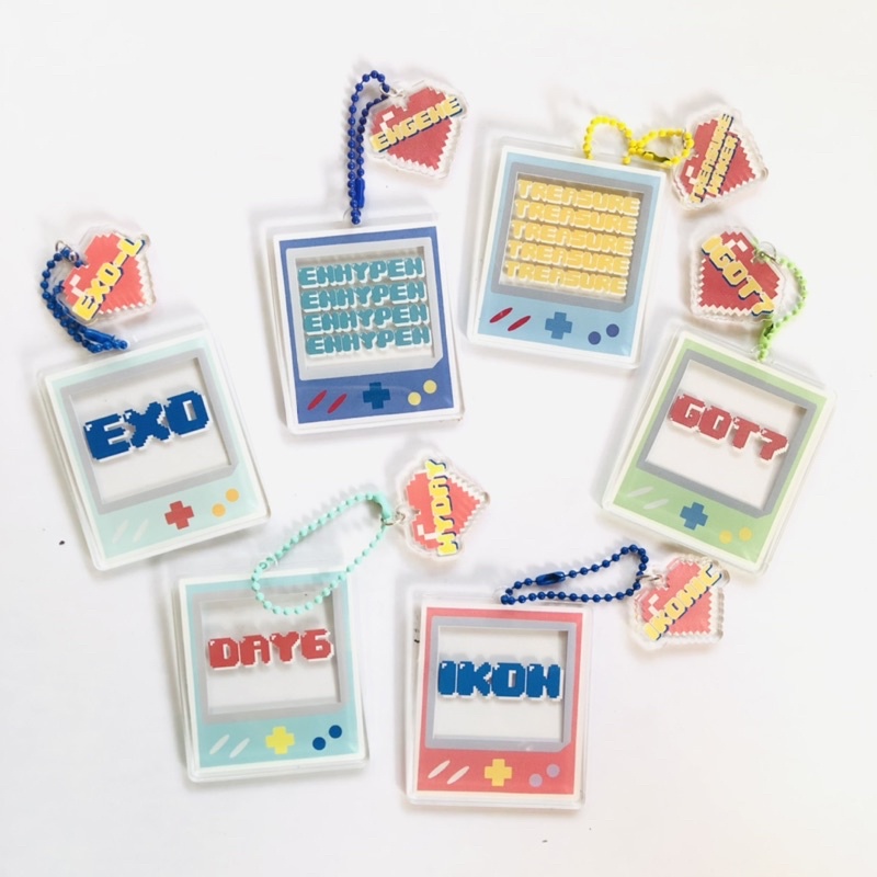 BOYGROUPS GAMEBOY keychain by kulkit✨ (SEVENTEEN, BTS, GOT7, EXO, TREASURE, iKON, ENHYPEN, , DAY6, TXT, STRAY KIDS, THE BOYZ, NCT)