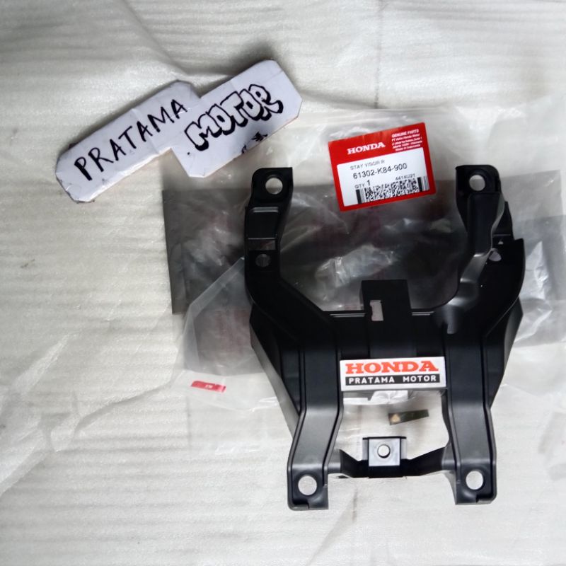 Stay Visor R Hitam – CRF 150L (CRF150) PASTI ORI STAY VISOR BATOK LAMPU ATAU COVER HEADLAMP BAGIAN B