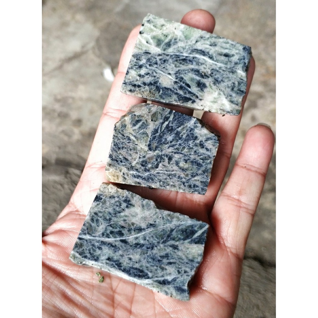 Natural Rough Bahan Batu Green Borneo Termurah