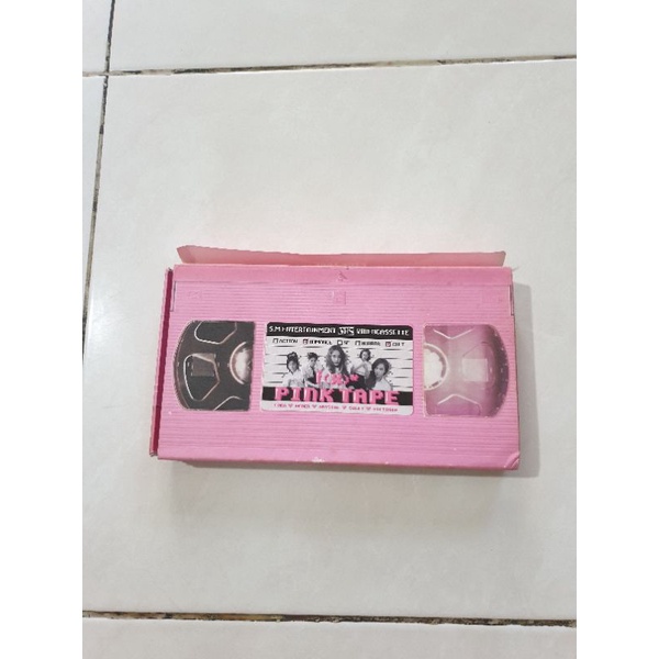 album fx f(x) pink tape red light 4walls