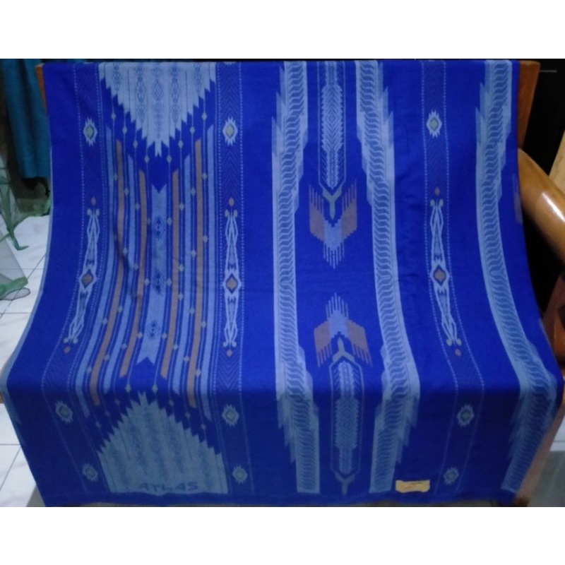 SARUNG ATLAS IDAMAN AKASIA, BEKAS