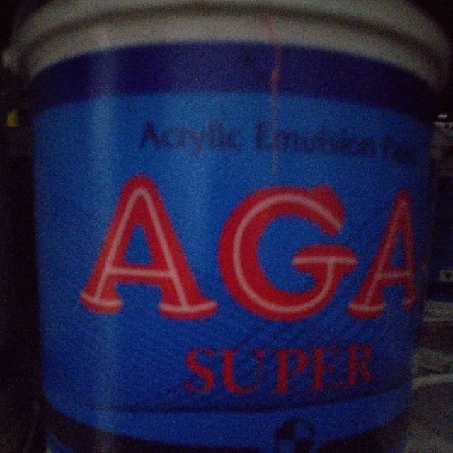 Cat tembok Aga. Warna lebih terang dan mudah dibersihkan