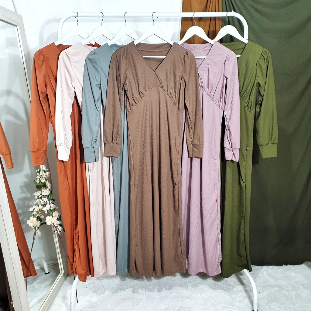 Gamis V Lengan Panjang Fashion Muslim Ghea Fit  L-XL Lingkar Dada 100cm Panjang 130cm