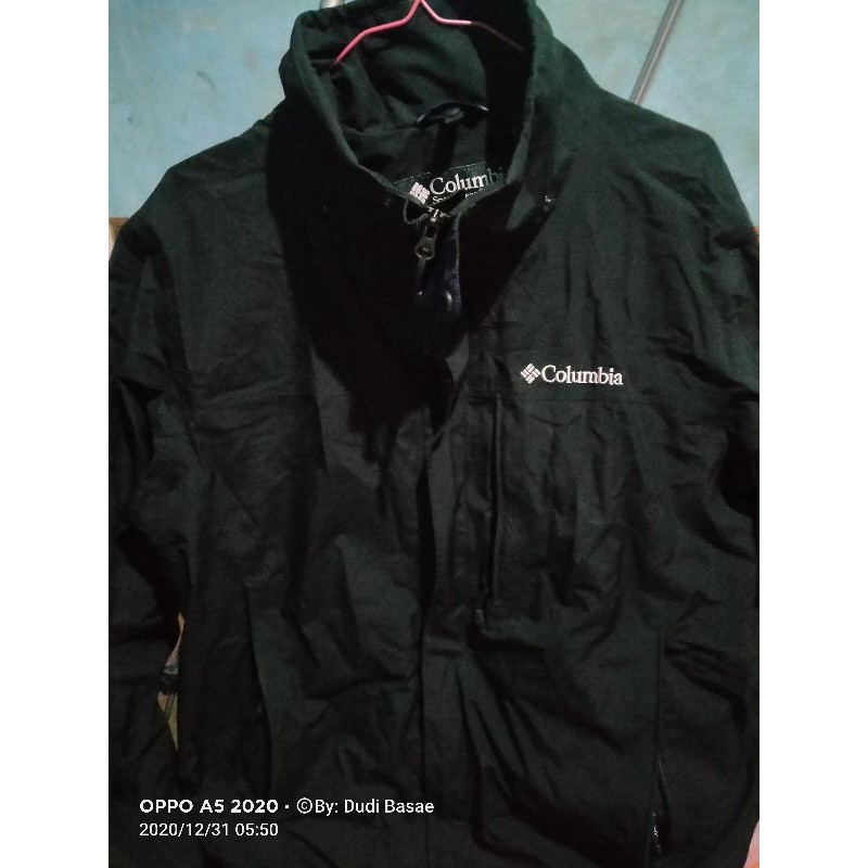 PRELOVED COLUMBIA GORETEX