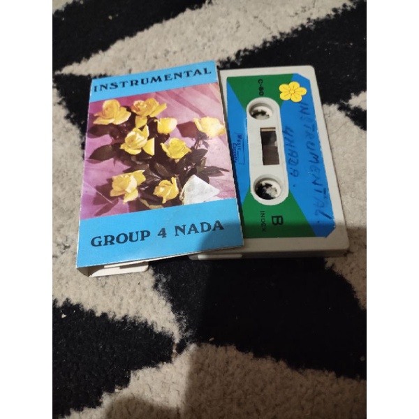 kaset pita grup 4 nada / instrumental