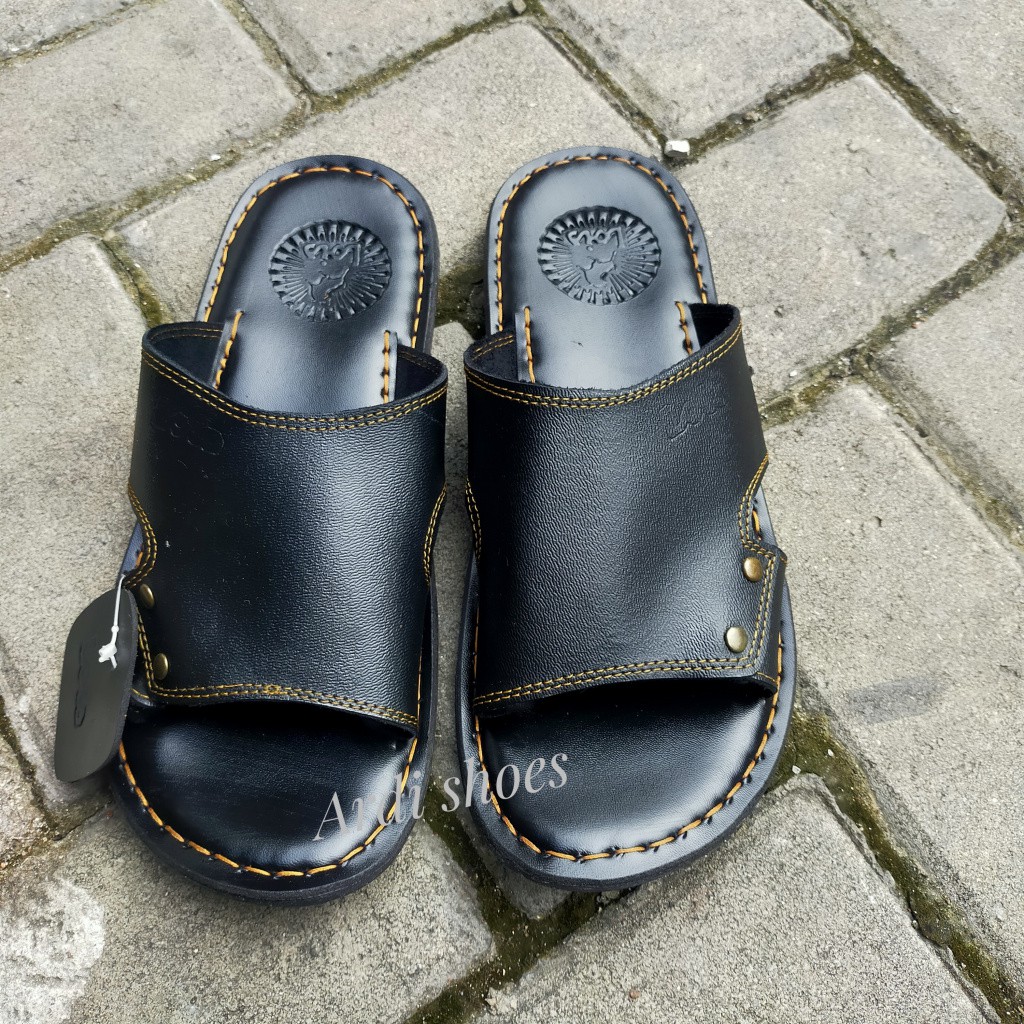 Sandal Kulit Pria Slop Santai Sendal jepit Cowok Dewasa Casual Murah slop hitam